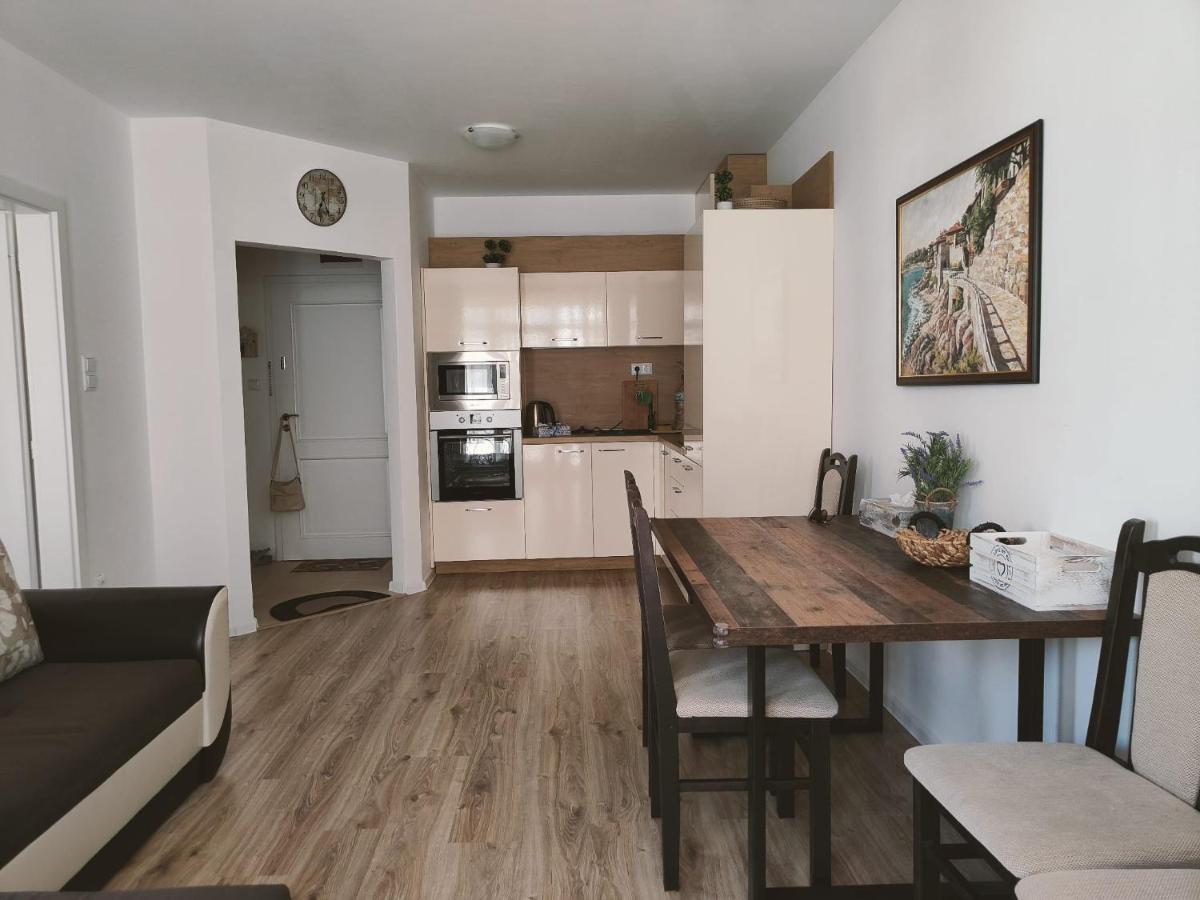 Studio Aivasovskij Park - Meters Away From Beach Pomorie Ngoại thất bức ảnh